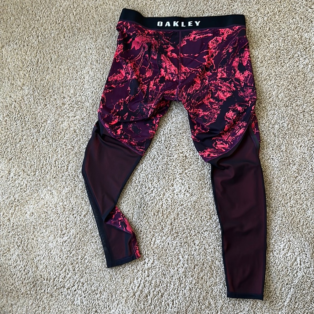 Oakley leggings/yoga pants with netted backside for breathing room